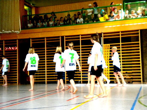 qeiiLstes voLLeybaLL- team - 