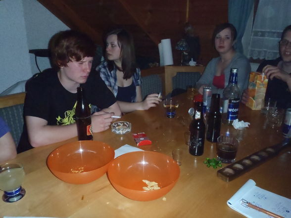 HOUSE PARTEY : D - 