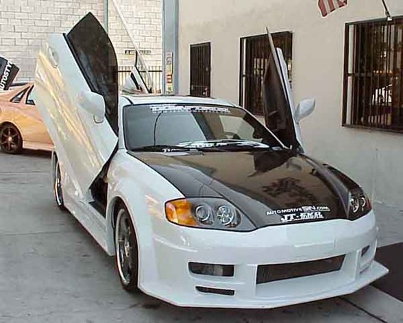 Hyundai Tiburon - 