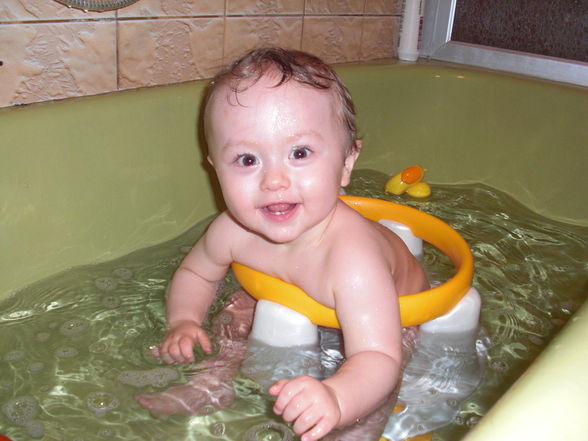 Tobias beim Baden ^^ - 