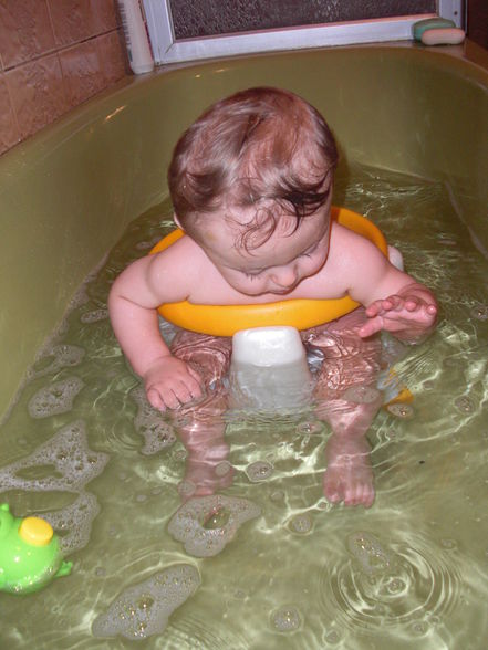 Tobias beim Baden ^^ - 