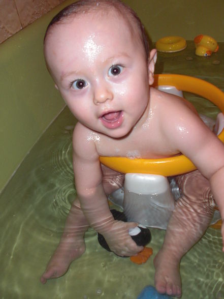 Tobias beim Baden ^^ - 