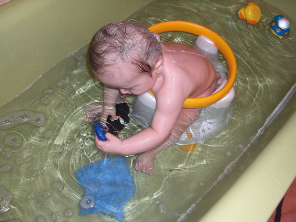 Tobias beim Baden ^^ - 