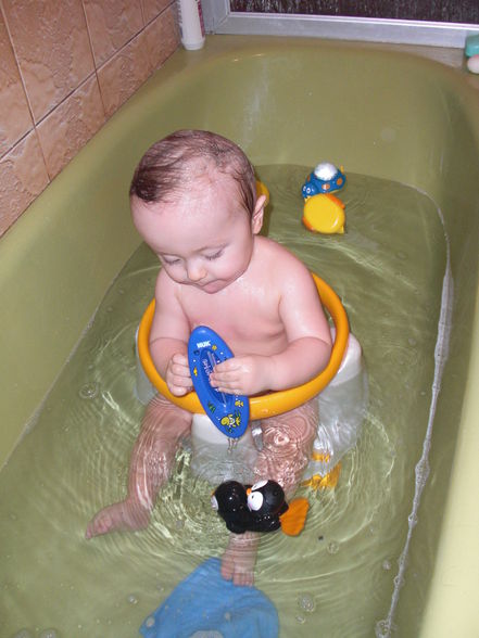 Tobias beim Baden ^^ - 