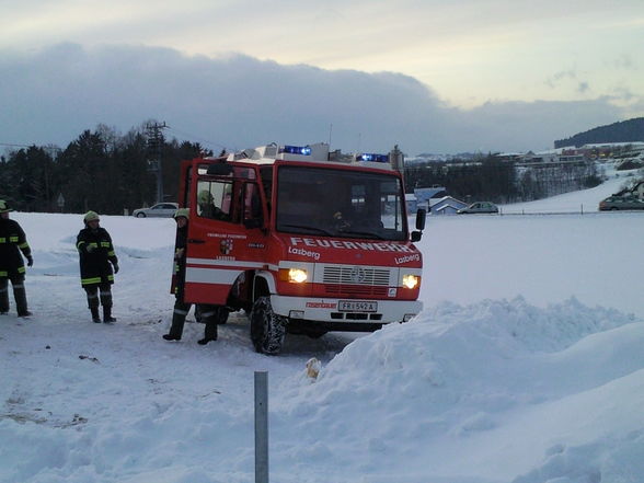 coole Traktor versenkung im Teich - 