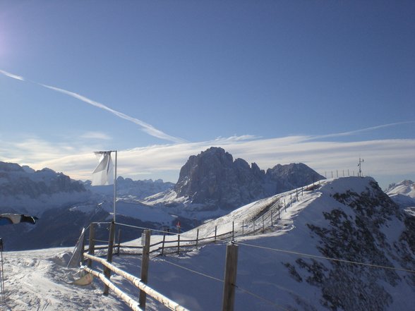 sKiUrLaUb SüDtIrOl - 