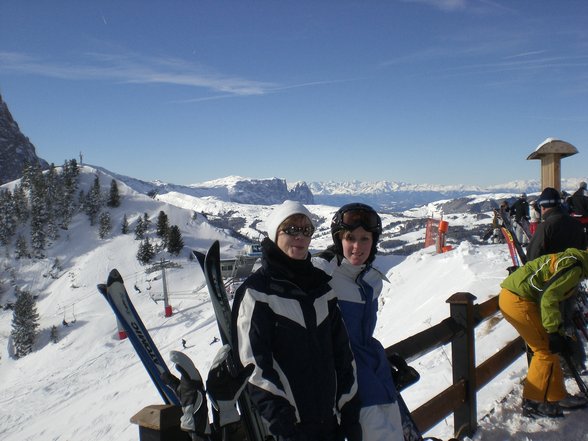 sKiUrLaUb SüDtIrOl - 