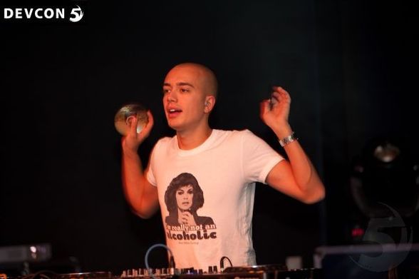 Headhunterz & MC Ruffian LIVE !  - 