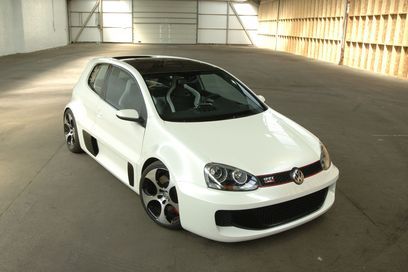 VW Golf GTI W12 650 - 