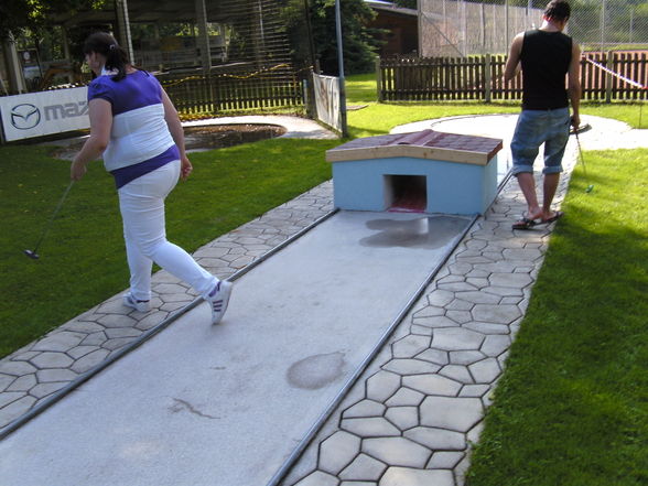 Kleine Verlobungsfeier mit Minigolf - 