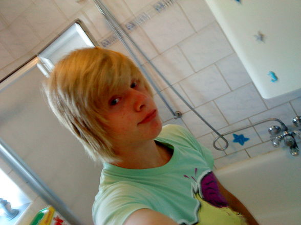 new hair.. new  bitch!! xD - 