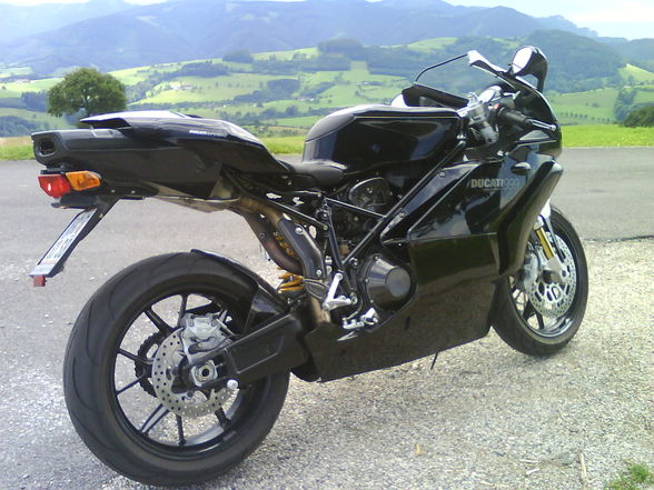 DUCATI 999 - 