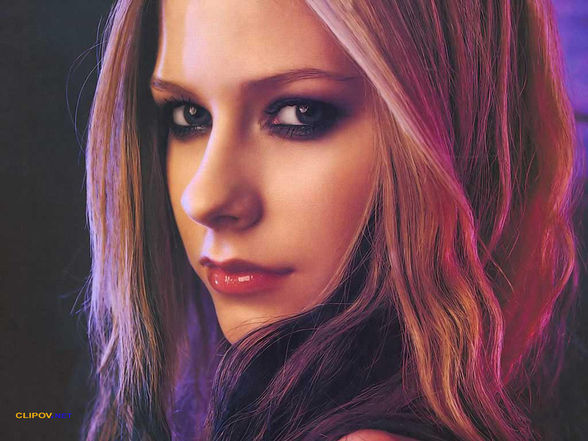 AvriL Laviqne...X33 - 