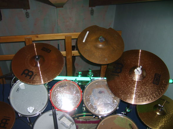 room and drums - 