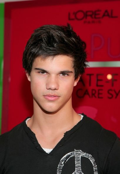 He´s called Taylor Lautner  - 