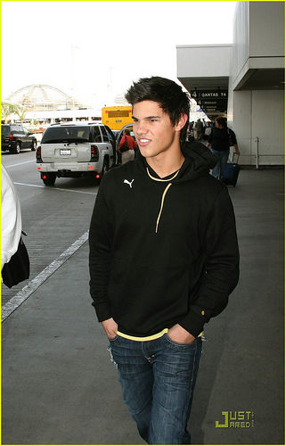 He´s called Taylor Lautner  - 