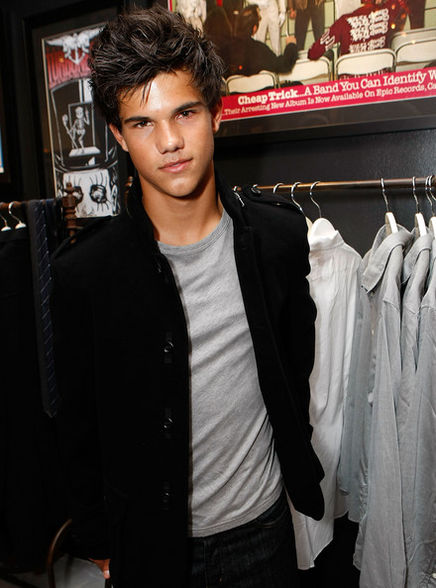 He´s called Taylor Lautner  - 