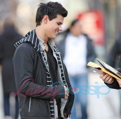 He´s called Taylor Lautner  - 