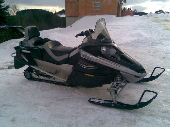 Skidoo Arctic Cat T570 - 