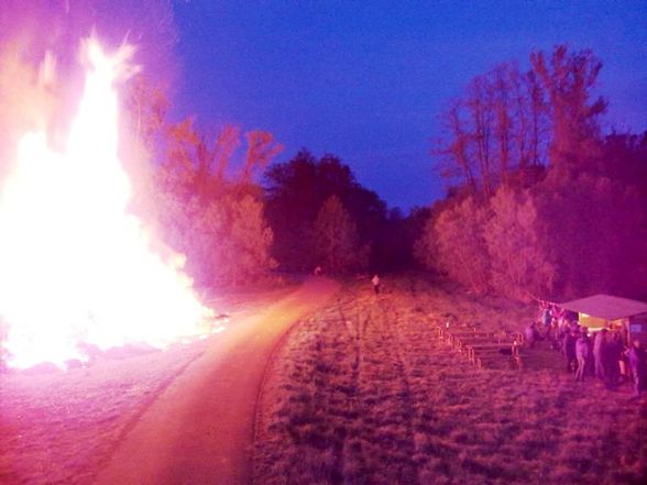 2011-04-23 Osterfeuer - 