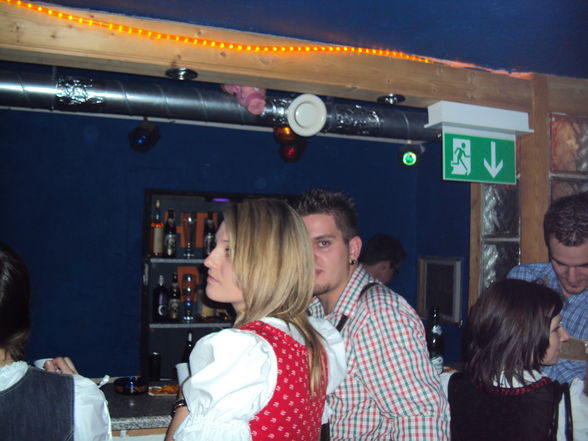 Trachten Party 2010 im Haus  - 