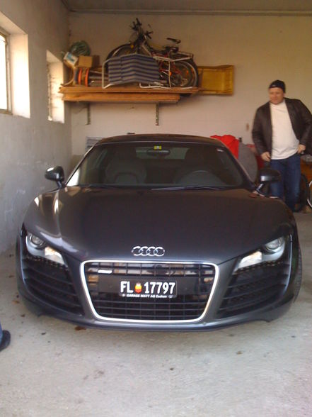 Audi R8 - 