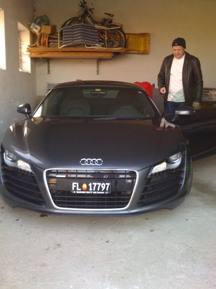 Audi R8 - 