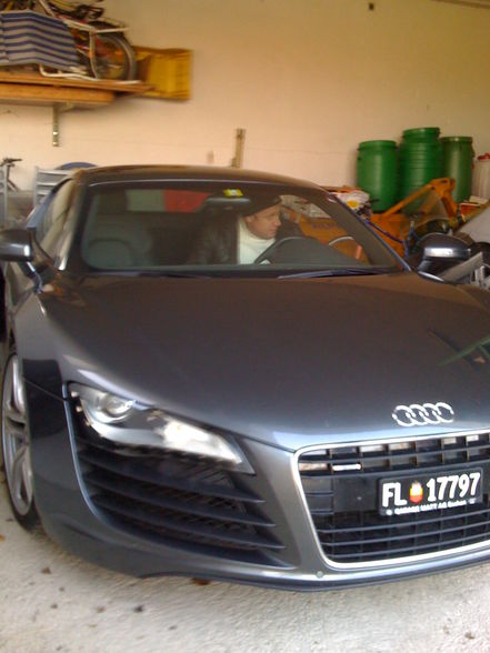 Audi R8 - 