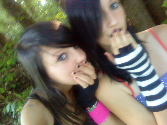 ♥ emO siS ♥  - 