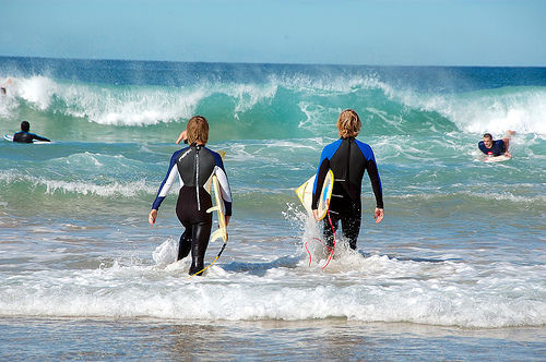 sUrFiNg - 