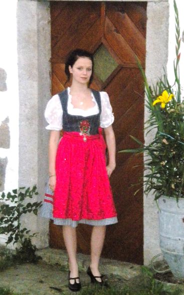 ? Dirndl - 