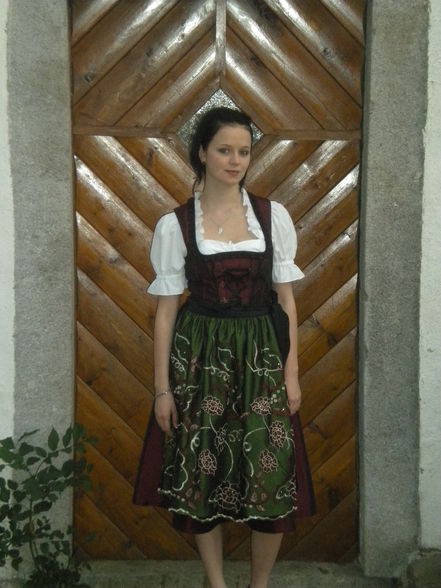 ? Dirndl - 