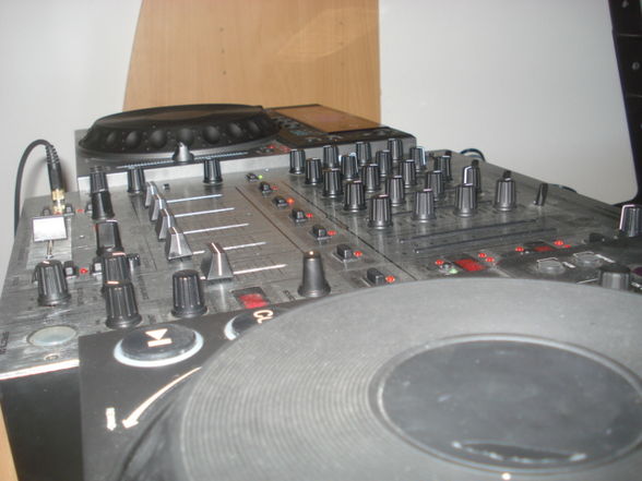 deejay gear - 