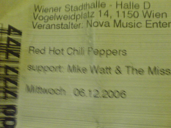 Red hot chili peppers live in concert ! - 