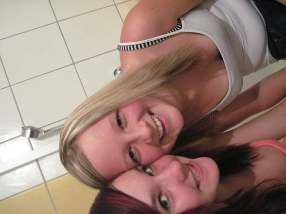 OMG_WTF_ThaT´s me and my BEST FRiiend ;) - 