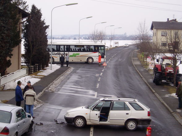 2006-02-18 Verkehrsunfall - 