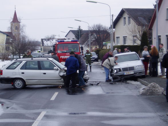 2006-02-18 Verkehrsunfall - 