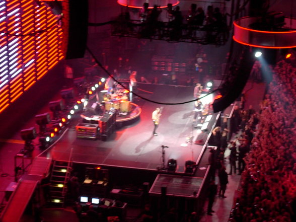 Red Hot Chili Peppers - 