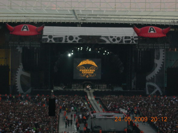 AC/DC LIVE IN WIEN BLACK ICE WORLD TOUR  - 