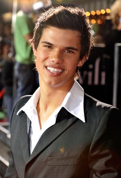 Taylor Lautner - 