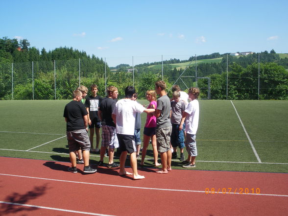 . FußbaLLspieLen . =) - 