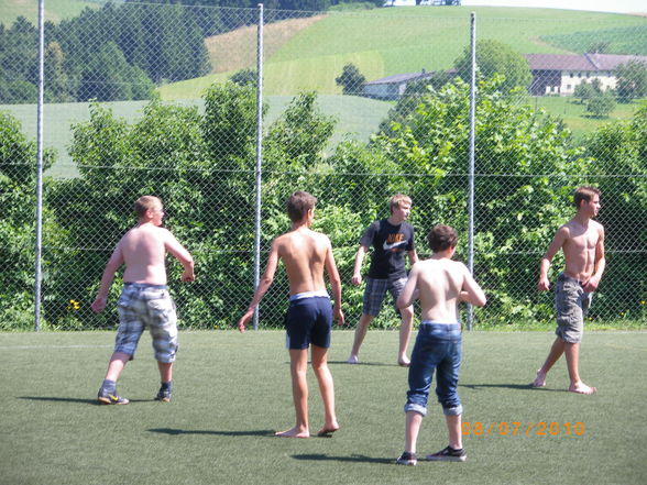 . FußbaLLspieLen . =) - 