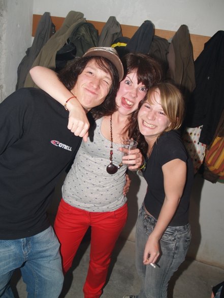 Chrisi,Tina,Michi Geb. Party - 