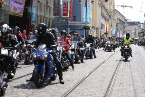 Harley Korso durch Linz - 