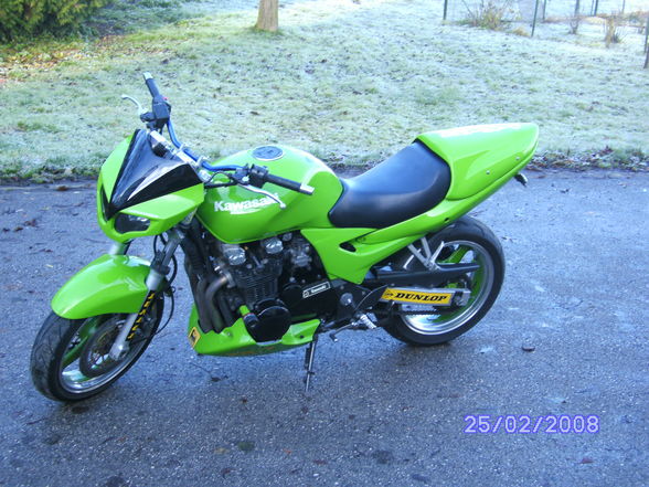 Kawasaki ZR 7 - 