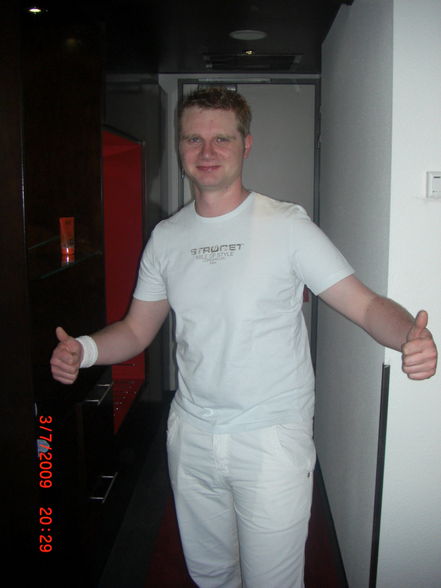 Sensation White 2009 - 