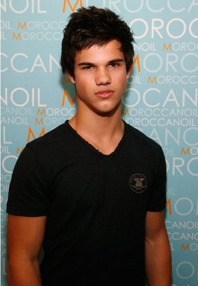 Taylor Lautner - 