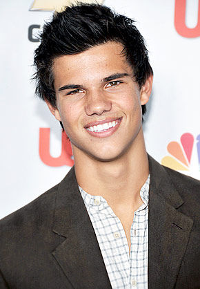 Taylor Lautner - 