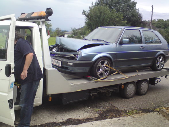 Destroyed by Nissan Navara - 