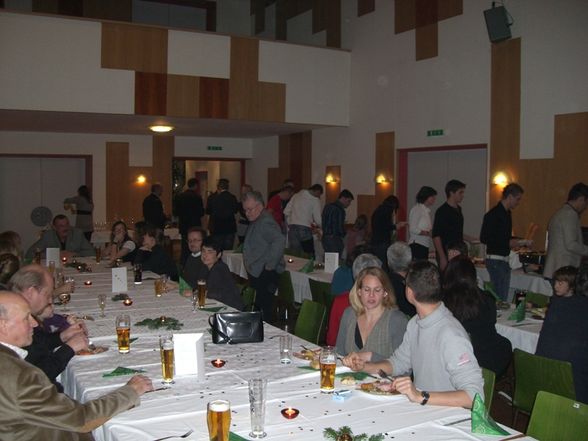 *  Weihnachtsfeier-Faustball-2008  * - 